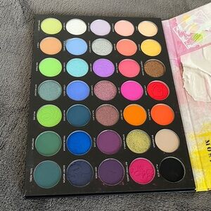 NEW! Morphe Disney Mickey and Friends Truth Be Bold artistry eyeshadow palette